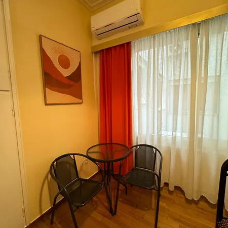 Nocleg ze śniadaniem Petaluda House 5 *