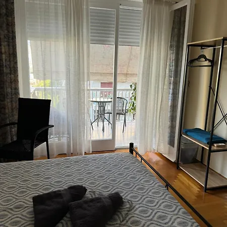 Petaluda House 5 Nocleg ze śniadaniem