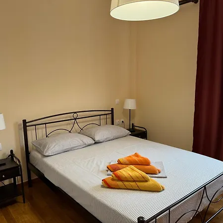 Nocleg ze śniadaniem Petaluda House 5 *